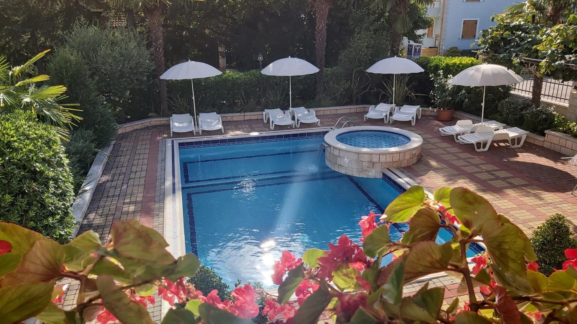 Apartments Villa Mirjam Пореч Екстериор снимка